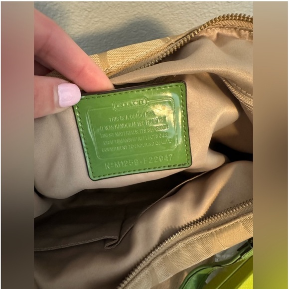 Coach Poppy St Patt Green and tan - Picture 10 of 11